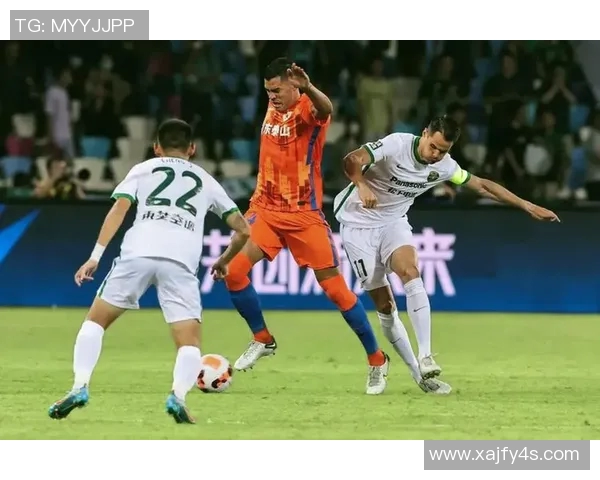 某知名球星加盟中国足球联赛 引发全城热议与球迷狂欢